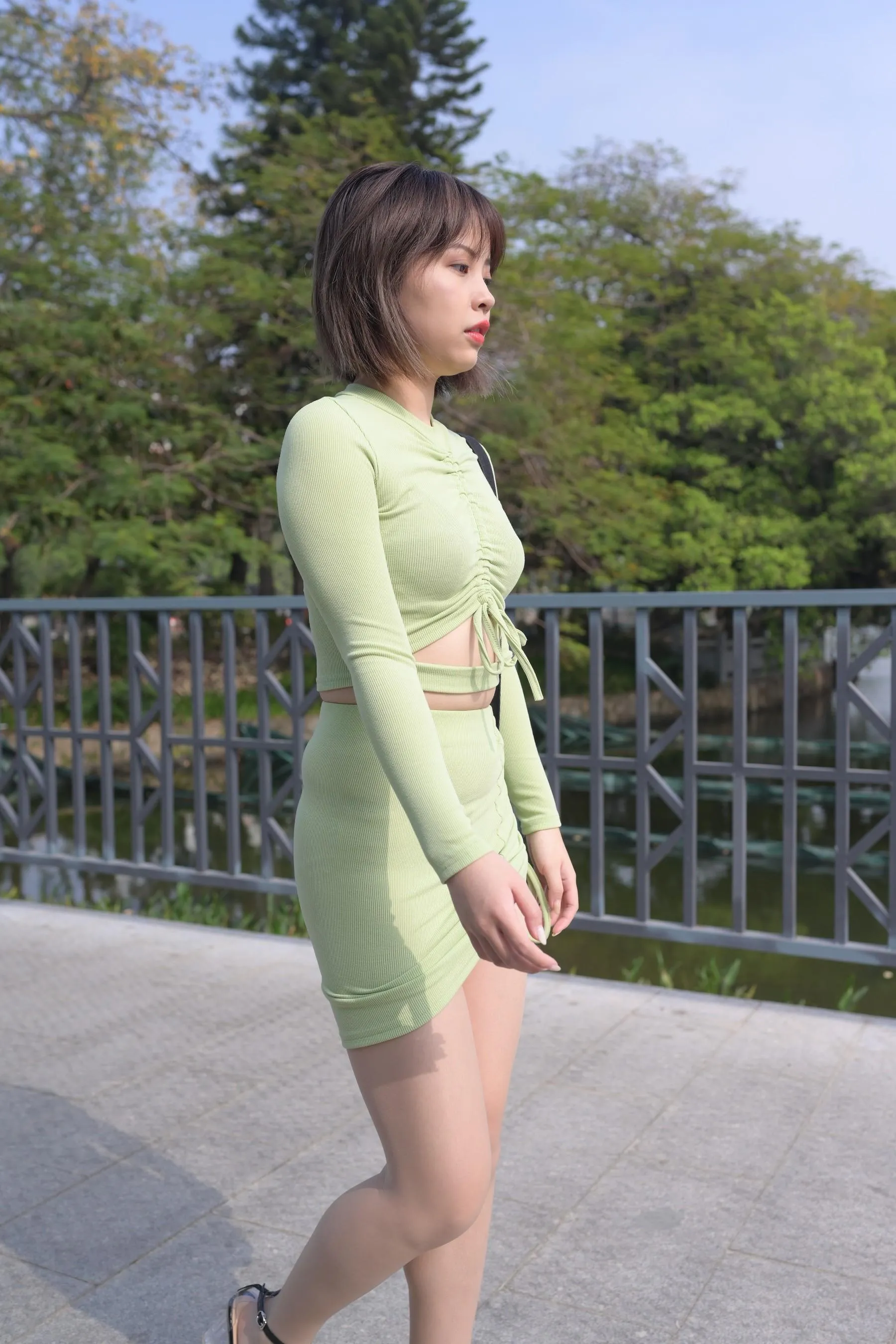 [魔镜街拍] NO.083 SM_0007程生街拍 微胖的美女肉丝袜美脚特写太性感 [413P]插图9